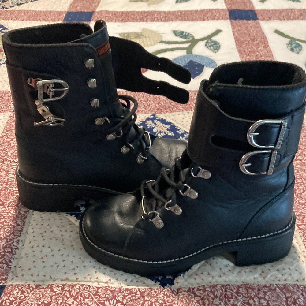 Ladies Harley Davison lace up buckle up boots